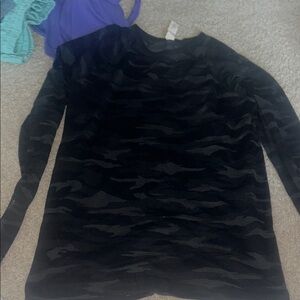Athleta Black Camouflage Long Sleeve Tee
